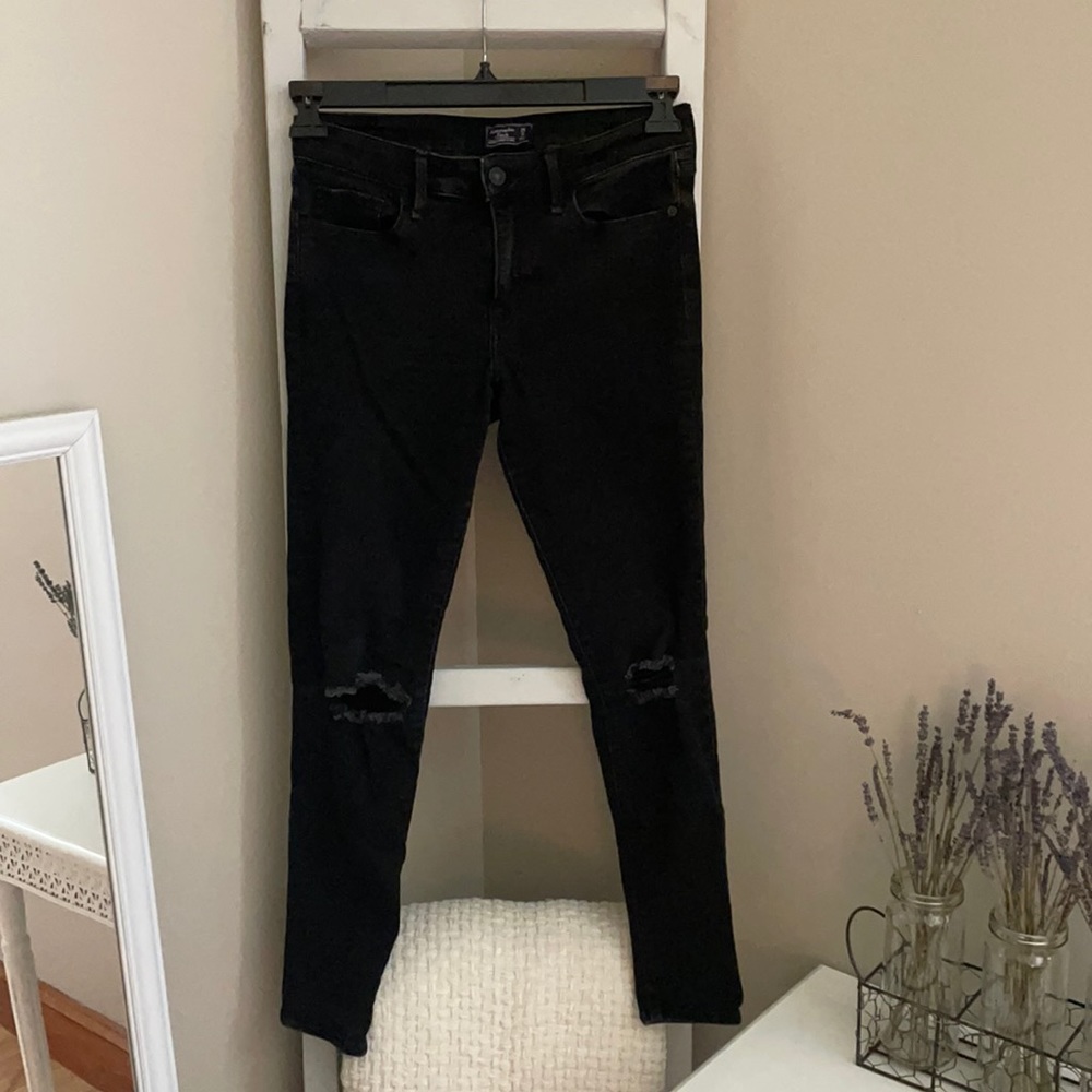 LAST CHANCE ‼️ Abercrombie & Fitch Distressed Harper Super Skinny Jeans